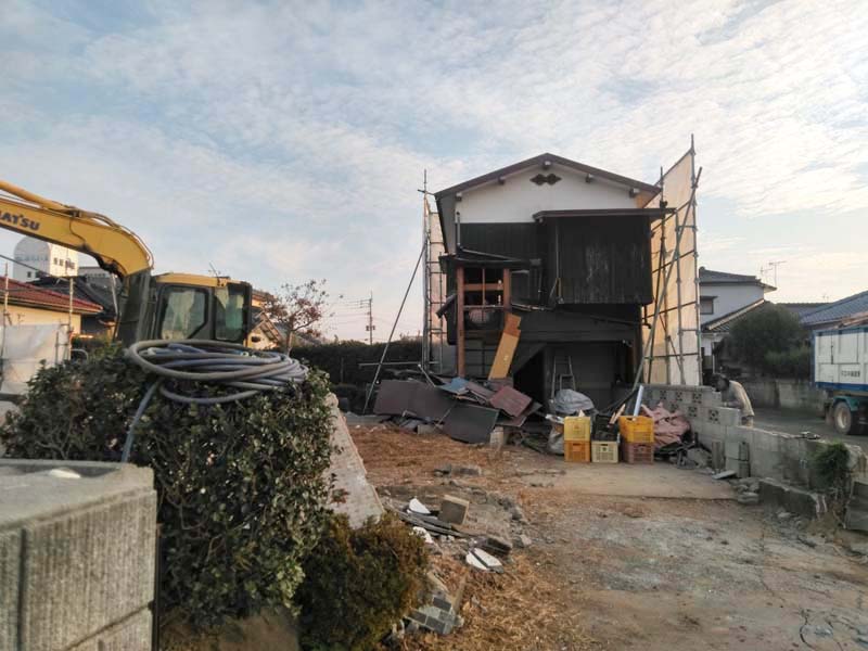 松岡建設家屋解体施工中画像