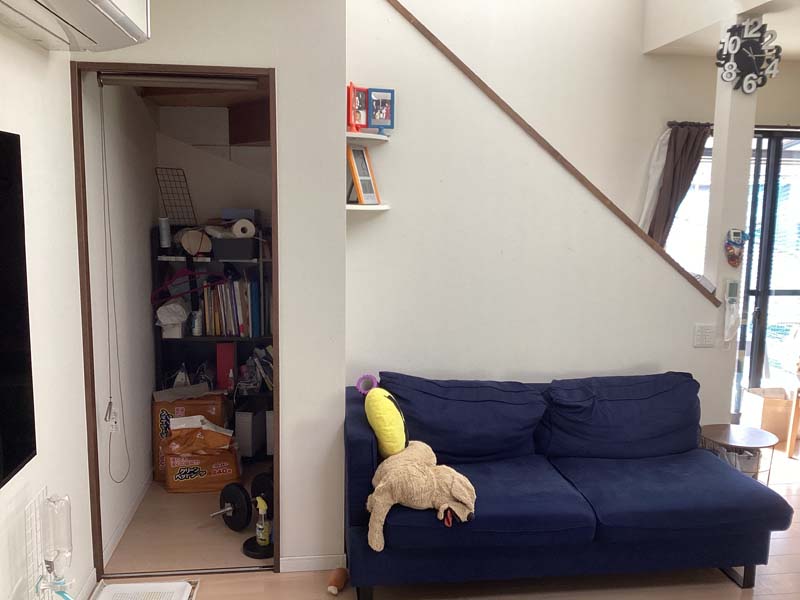 松岡建設階段下収納施工前画像