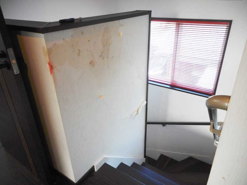 松岡建設階段下収納施工前画像