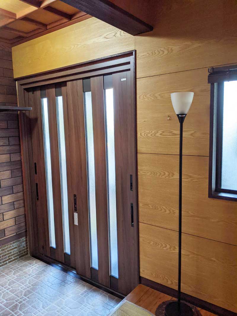 松岡建設玄関交換施工後画像
