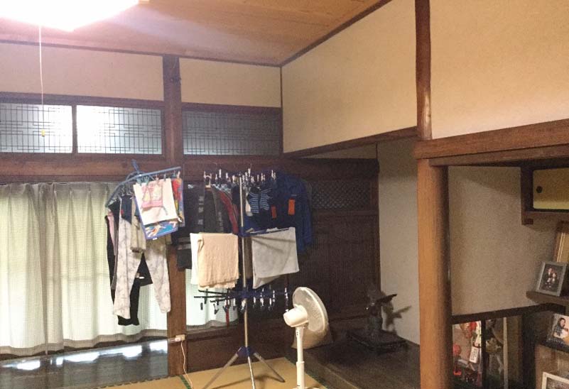 松岡建設階段下収納施工前画像