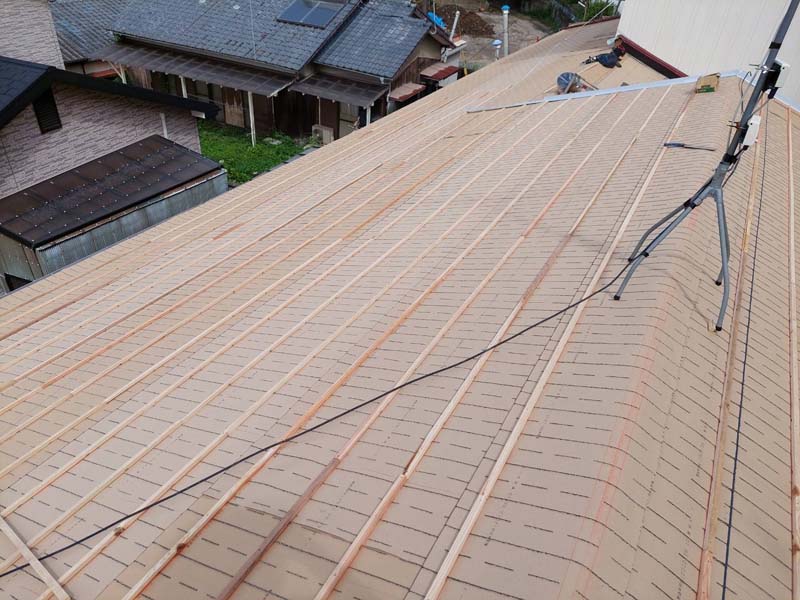 松岡建設瓦葺き替え施工中写真